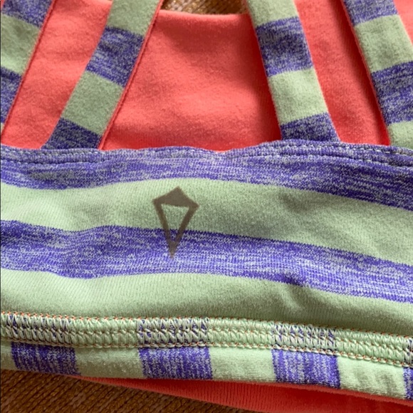 Kids reversible ivivva sports bra - Picture 4 of 4